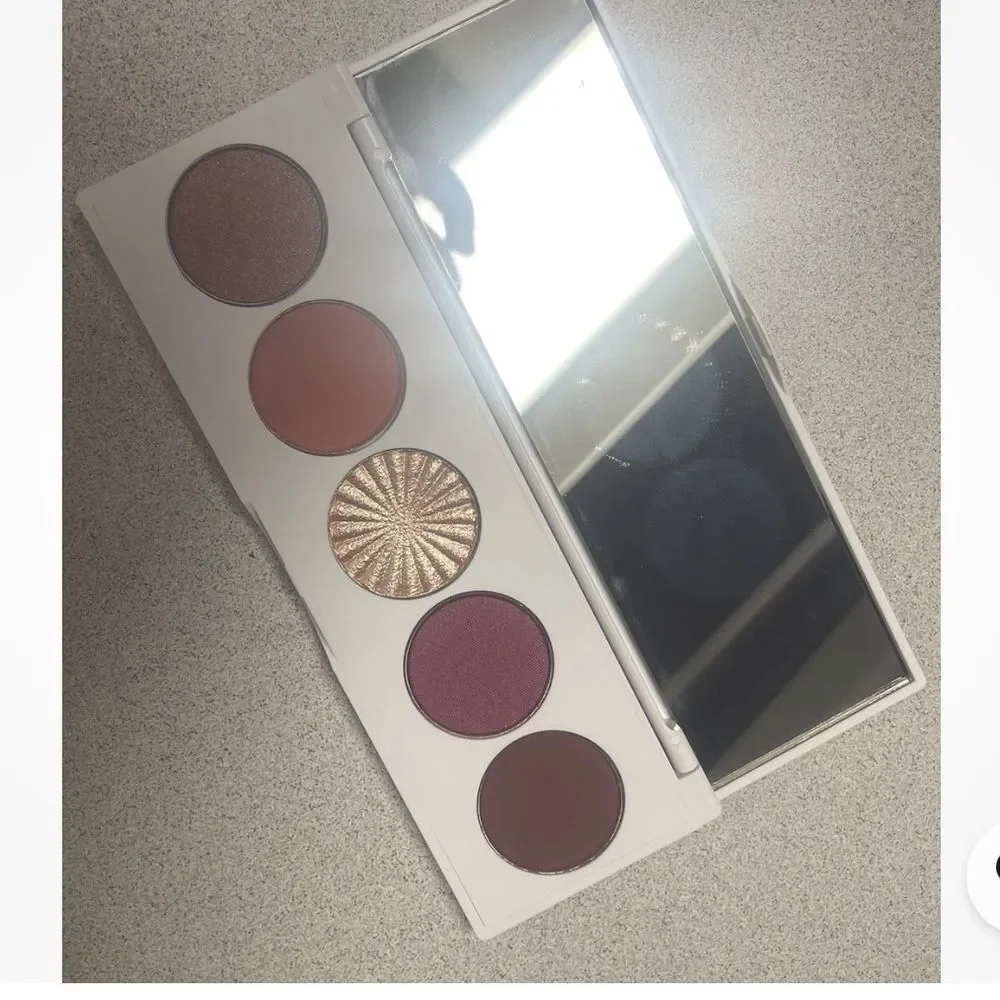 OFRA Signature Palette Symphony — White & Pink Packaging
